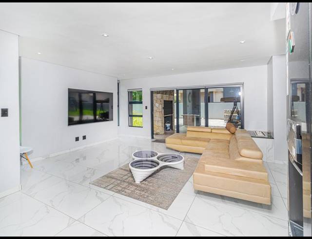 6 BEDROOM HOUSE FOR SALE IN ZWARTKOP GOLF ESTATE